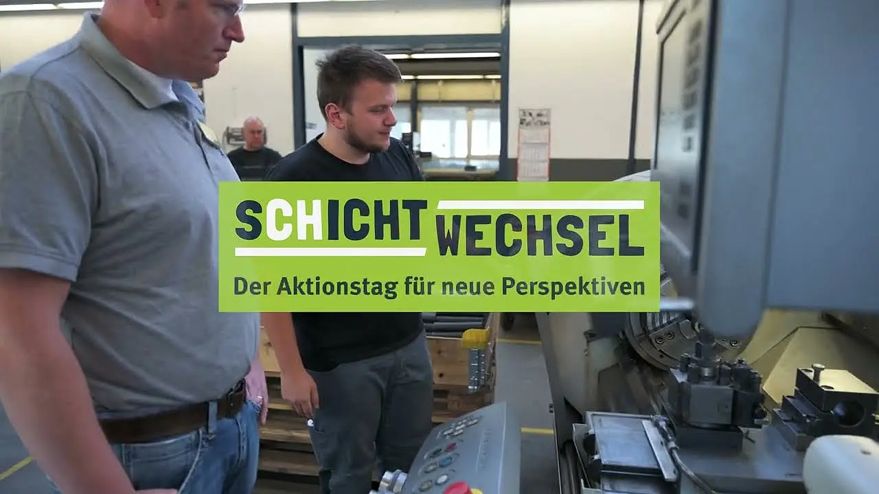 SCHICHTWECHSEL 2022 Niedersachsen - PLSW GmbH - SCHICHTWECHSEL mit Firma Mensching Startbild Video: PLSW GmbH - SCHICHTWECHSEL mit Firma Mensching