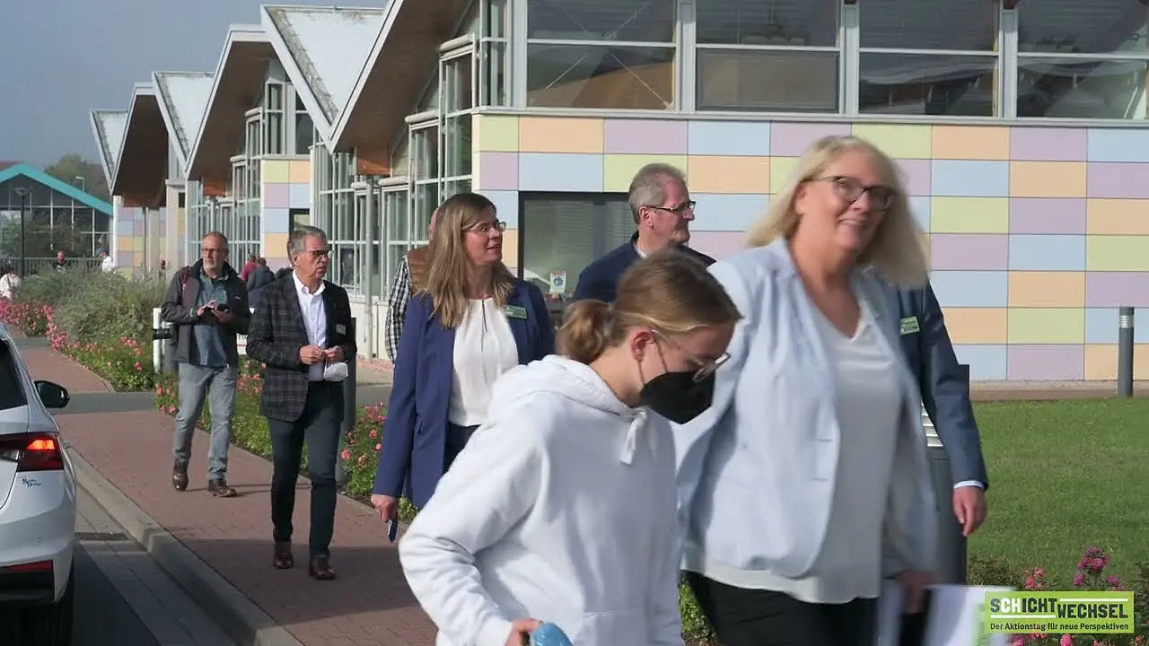 SCHICHTWECHSEL 2022 Niedersachsen - PLSW GmbH Startbild Video: SCHICHTWECHSEL 2022 Niedersachsen - PLSW GmbH