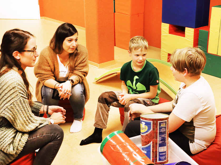 Gruppengespräch in der ATISTA Schaumburg