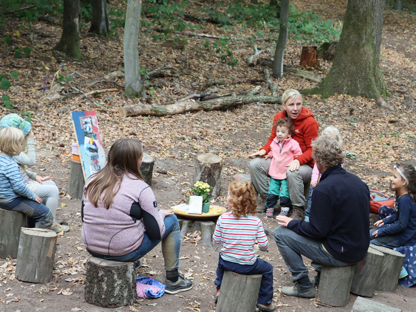 Sitzkreis im Waldkindergarten