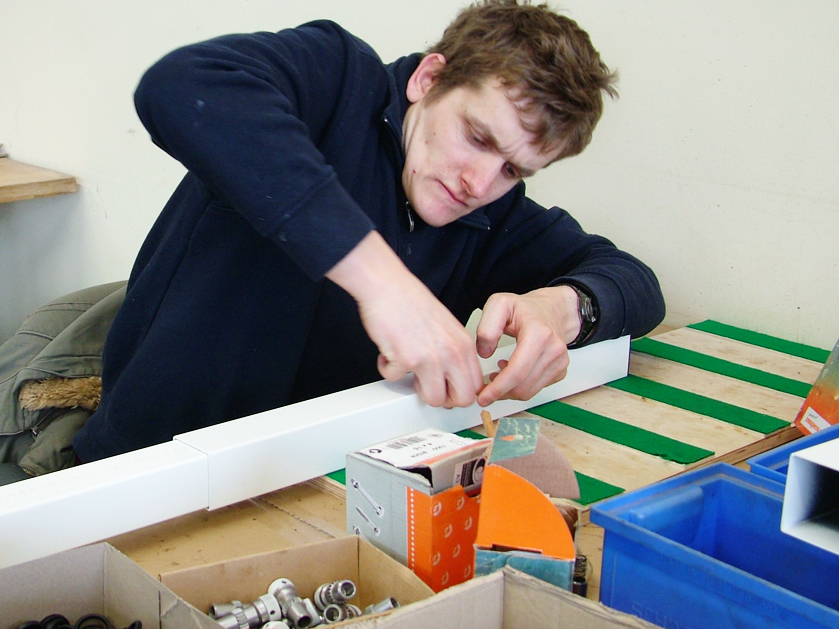 Mitarbeiter der Werkstatt Afferde bei der Arbeit 