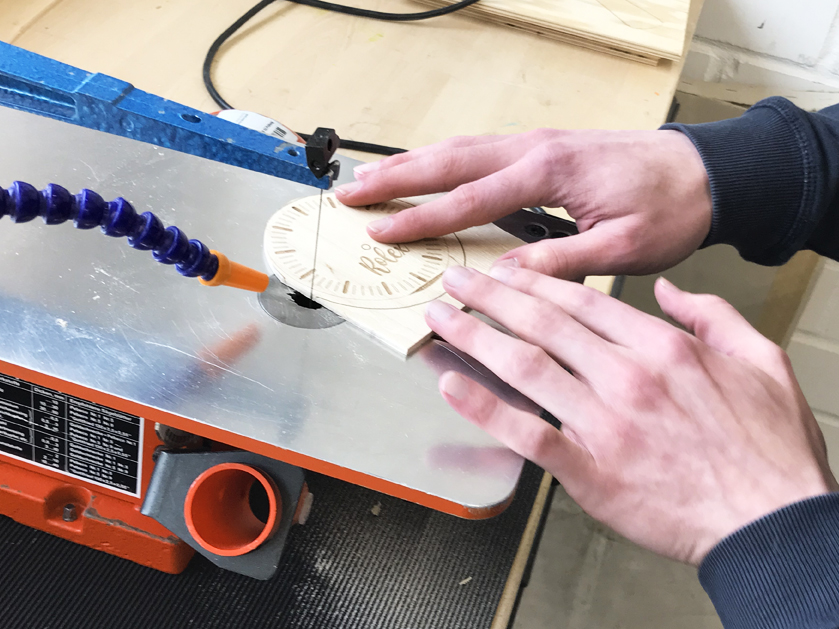 Nahaufnahme von einer Sägemaschine